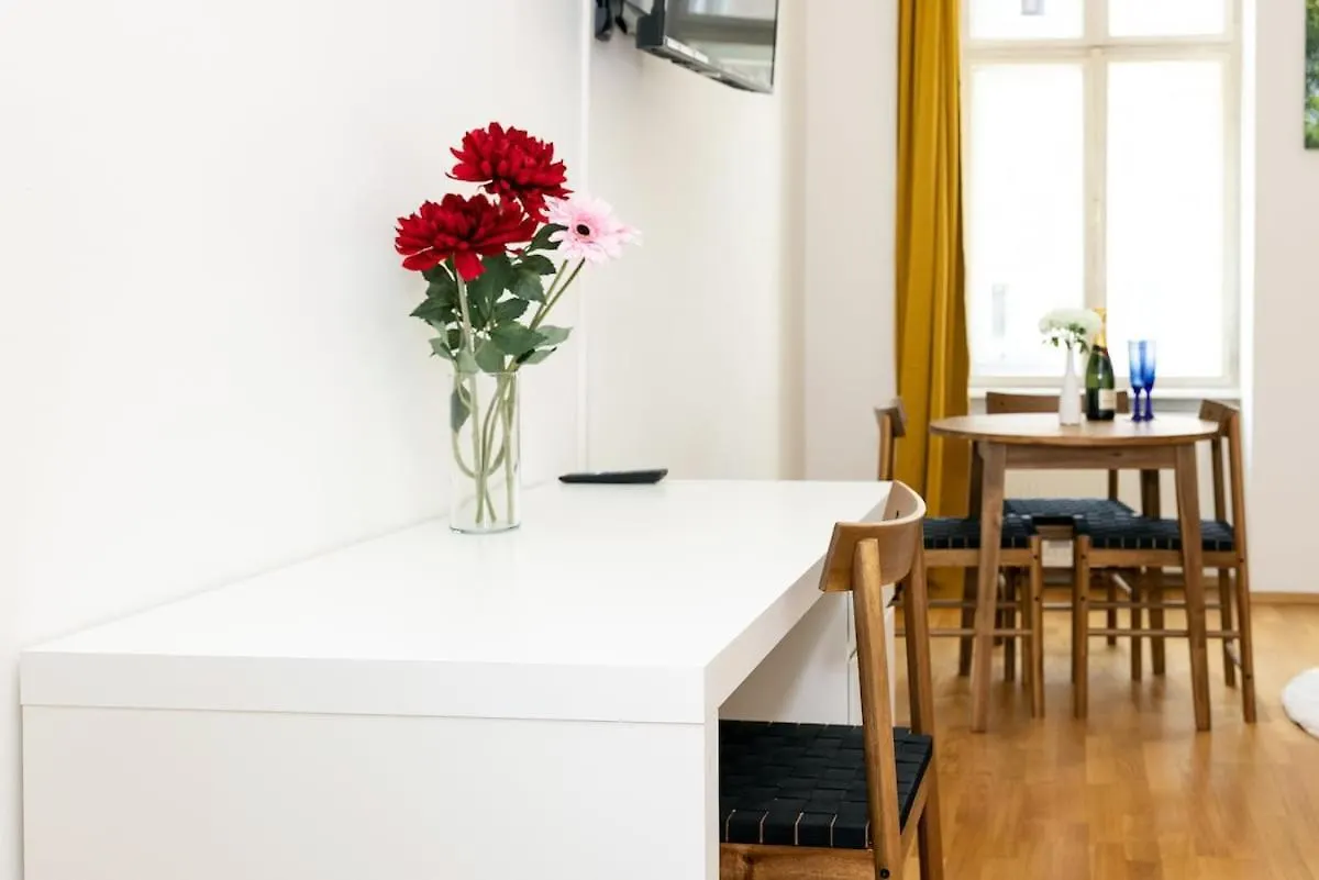 Stylish One Bedroom Apartment With Free Parking Vienna