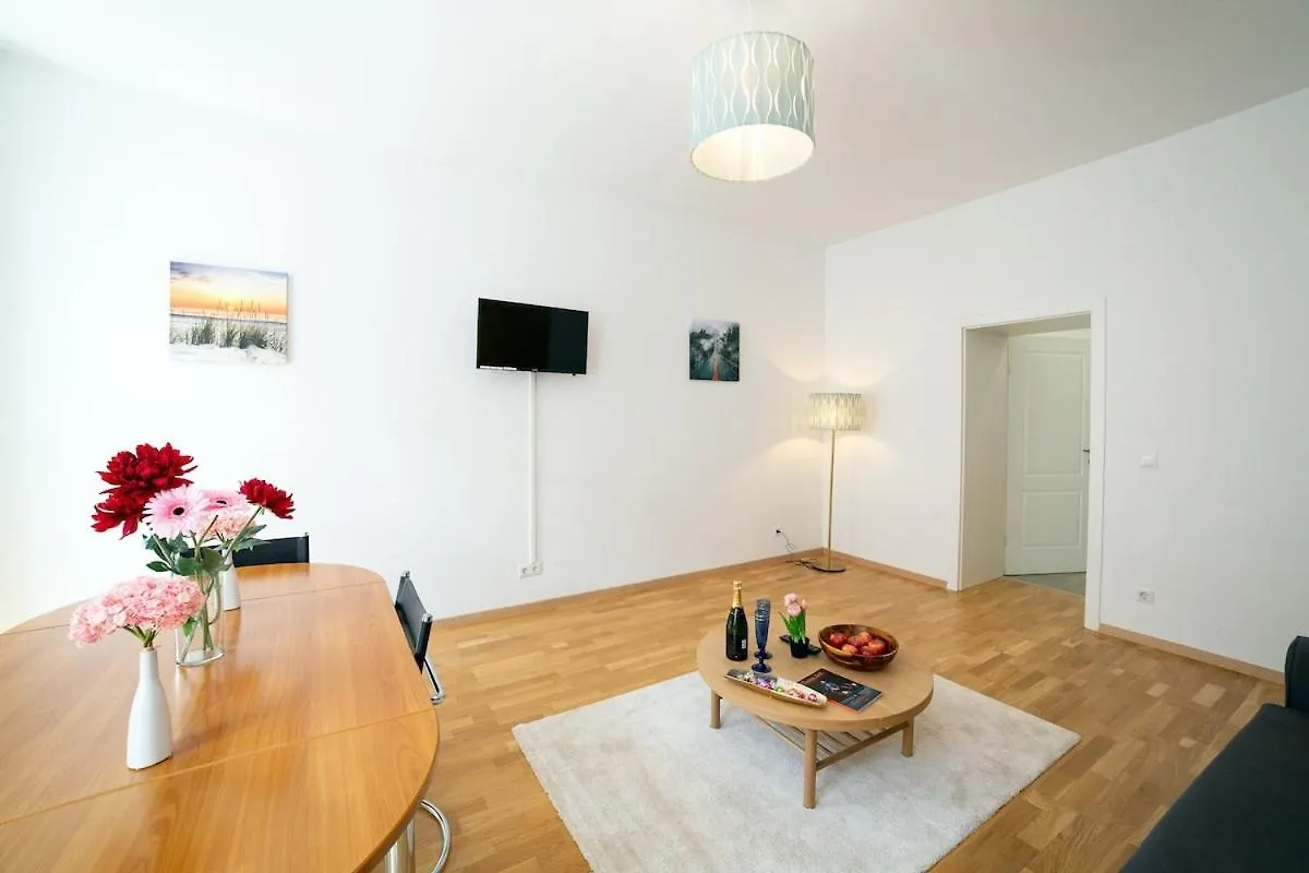 Stylish One Bedroom Apartment With Free Parking Vienna